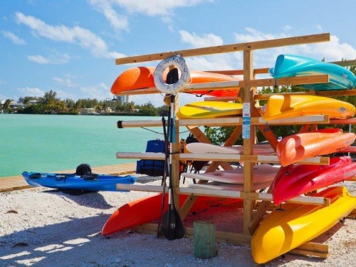 Holiday Inn Express Marathon kayaks